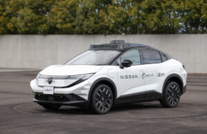 TechCrunch Mobility: Uber entra em sua era de assetmaxxing gato piscante pássaro verde