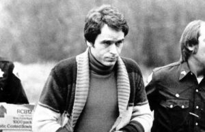 Ted Bundy oficialmente vinculado ao assassinato de Laura Ann Aime, de 17 anos, em 1974 Quais teorias sobre os pais de JonBenet Ramsey envolvidos em seu assassinato foram desmascaradas em novo documento