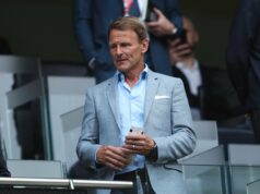 Teddy Sheringham diz que o Man Utd poderia tomar uma decisão gerencial que realmente o desapontaria Teddy Sheringham diz que o Man Utd poderia tomar uma decisão gerencial que realmente o desapontaria