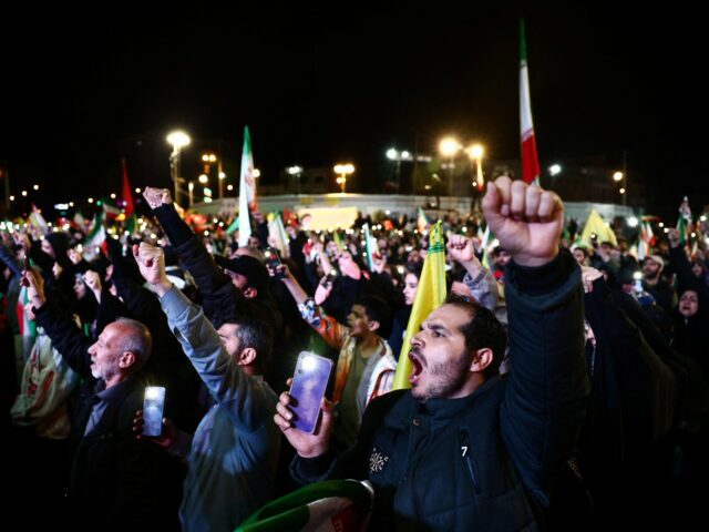 Teerã realizou desfiles militares enquanto o cessar-fogo estava prestes a terminar
