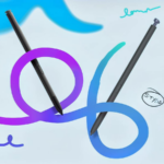 Smartphone Motorola Razr Fold com Moto Pen Ultra.