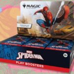 The Magic: The Gathering Marvel's Spider-Man Play Booster Display Box em um fundo branco