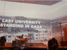 The Strokes encerra apresentação no Coachella com montagem de vídeo condenando os bombardeios dos EUA e de Israel no Irã e em Gaza The Strokes encerra apresentação no Coachella com montagem de vídeo condenando os bombardeios dos EUA e de Israel no Irã e em Gaza