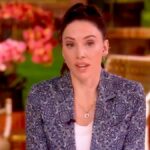 'The View': Whitney Cummings adverte que Trump 'poderia estar sendo pescado por qualquer pessoa com sotaque' nas negociações com o Irã