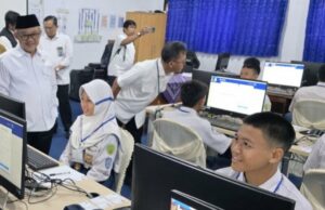 Tinjau Pelaksanaan TKA Tingkat SMP, Mendikdasmen Kasih Strategi Siswa Cara Kerjakan Soal Tinjau Pelaksanaan TKA Tingkat SMP, Mendikdasmen Kasih Strategi Siswa Cara Kerjakan Soal