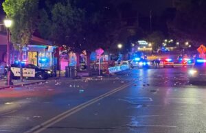Tiroteio em massa perto do campus de Indiana U. fere 9 pessoas na Avenida Kirkwood após ‘Little 500’ A polícia investiga a cena de um tiroteio perto do campus da Universidade de Indiana, em Bloomington, em 26 de abril de 2026.