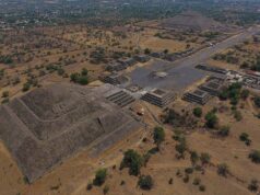 Tiroteio mortal em local turístico histórico deixa um morto e vários feridos, pois o motivo não está claro Tiroteio mortal em local turístico histórico deixa um morto e vários feridos, pois o motivo não está claro