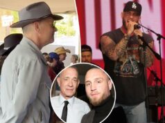 Tom Hanks é a groupie definitiva assistindo o filho Chet se apresentar no Stagecoach 2026 Tom Hanks é a groupie definitiva assistindo o filho Chet se apresentar no Stagecoach 2026