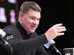 Tommy Lloyd, do Arizona, mantendo silêncio enquanto os rumores da UNC giram: ‘Nada está me distraindo’ O técnico do Arizona, Tommy Lloyd, fala com a mídia no Lucas Oil Stadium em 2 de abril de 2026 em Indianápolis.