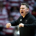 Head coach Tommy Lloyd of the Arizona Wildcats rejected North Carolina.