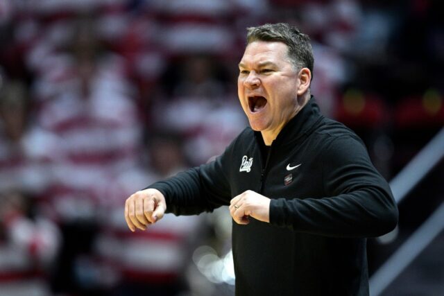 Head coach Tommy Lloyd of the Arizona Wildcats rejected North Carolina.