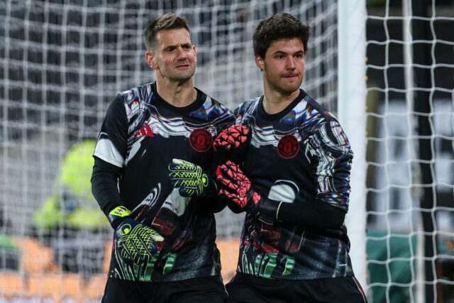 Tony Coton compartilha o que disse a Tom Heaton assim que Senne Lammens assinou com o Man Utd
