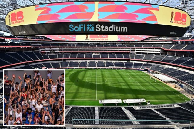 Torcedores da Copa do Mundo furiosos depois de gastar milhares Torcedores da Copa do Mundo furiosos depois de gastar milhares em ingressos 'premium' apenas para descobrir que estão com hemorragia nasal