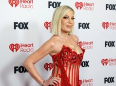 Tori Spelling e 7 crianças hospitalizadas após acidente de carro: relatório Tori Spelling mostra o novo Bob: 'Eu cortei meu próprio cabelo e gostei'