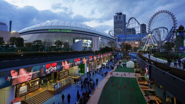 Trabalhador do parque temático de Tóquio morre após ficar preso dentro do mecanismo do passeio durante manutenção de rotina
