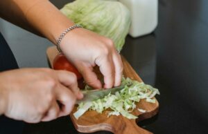 Traga precisão de chef para sua cozinha com este conjunto de facas japonesas de US$ 110 Traga precisão de chef para sua cozinha com este conjunto de facas japonesas de US$ 110