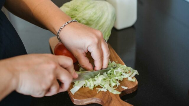 Traga precisão de chef para sua cozinha com este conjunto de facas japonesas de US$ 110
