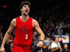 Trail Blazers superam Suns em torneio play-in da NBA Deni Avdija, que marcou 41 pontos, comemora durante a vitória dos Trail Blazers por 114-110 sobre o Suns em 14 de abril de 2026, em Phoenix.