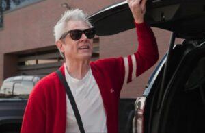 Trailer de ‘Jackass 5’: Johnny Knoxville e amigos dizem adeus à série com Tasers, ‘Escape Room From Hell’ e mais acrobacias dolorosas Trailer de ‘Jackass 5’: Johnny Knoxville e amigos dizem adeus à série com Tasers, ‘Escape Room From Hell’ e mais acrobacias dolorosas