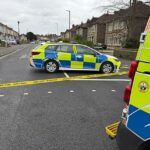 Três escolas foram bloqueadas enquanto a polícia iniciava uma caça ao homem armado após o tiroteio