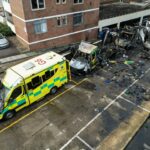 Três suspeitos condenados a permanecer sob custódia no Reino Unido por ataque de caridade judaica