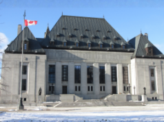 Tribunal superior do Canadá avalia caso de jogo online transfronteiriço em Ontário enquanto Loto-Québec se junta à luta Edifício da Suprema Corte do Canadá, Ottawa, Ontário, Canadá. Tribunal superior do Canadá avalia caso de jogo online transfronteiriço em Ontário enquanto Loto-Québec se junta à luta