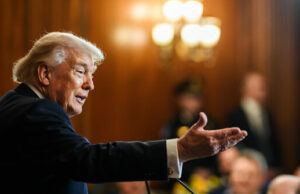 Trump: EUA produzem ‘mais petróleo e gás do que Arábia Saudita e Rússia juntas’ Trump: EUA produzem 'mais petróleo e gás do que Arábia Saudita e Rússia juntas'