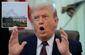 Trump ‘absolutamente’ considerando a saída da OTAN – vai rasgar a Europa em comentários no horário nobre O presidente dos EUA, Donald Trump, falando com a boca aberta e as mãos estendidas no Salão Oval.