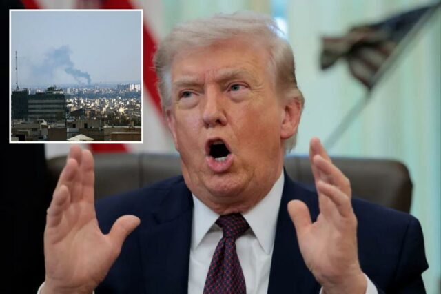 O presidente dos EUA, Donald Trump, falando com a boca aberta e as mãos estendidas no Salão Oval.