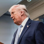 Trump concorda em interromper ataques ao Irã se Estreito de Ormuz abrir