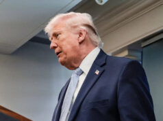 Trump concorda em interromper ataques ao Irã se Estreito de Ormuz abrir Trump concorda em interromper ataques ao Irã se Estreito de Ormuz abrir