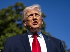 Trump critica Papa Leão como ‘FRACO no crime’ por passar tempo com os democratas, diz que o pontífice nascido nos EUA ‘não estaria no Vaticano’ sem ele Donald Trump destruiu o 'fraco' Papa Leão em uma longa postagem no Truth Social no domingo, após semanas de críticas à Guerra do Irã por parte do pontífice nascido nos Estados Unidos