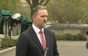 Trump desfere um golpe massivo nas principais exportações australianas com tarifa de 100 por cento Trump desfere um golpe massivo nas principais exportações australianas com tarifa de 100 por cento