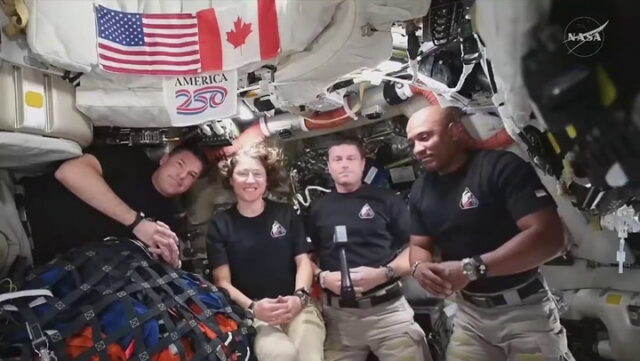 Trump desmorona após chamada para astronautas do Artemis II atinge Yahoo news home