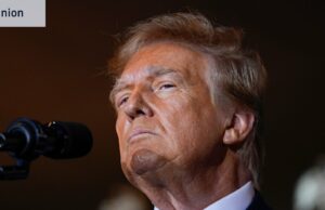 Trump disse aos americanos para “fazerem a sua própria investigação”. Agora eles acham que os ataques contra ele são encenados Donald Trump apoiou inúmeras teorias da conspiração – agora os seus apoiantes estão a virar contra ele essas alegações de eventos orquestrados.