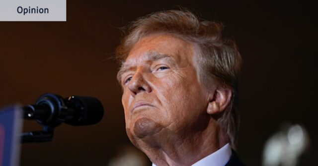 Donald Trump apoiou inúmeras teorias da conspiração – agora os seus apoiantes estão a virar contra ele essas alegações de eventos orquestrados.