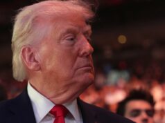 Trump diz que EUA bloquearão navios que cruzam o Estreito de Ormuz e estão prontos para ‘acabar’ com o Irã Trump diz que EUA bloquearão navios que cruzam o Estreito de Ormuz e estão prontos para ‘acabar’ com o Irã