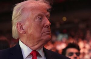 Trump diz que EUA bloquearão navios que cruzam o Estreito de Ormuz e estão prontos para ‘acabar’ com o Irã Trump diz que EUA bloquearão navios que cruzam o Estreito de Ormuz e estão prontos para ‘acabar’ com o Irã