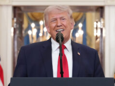 Trump diz que as forças dos EUA ‘terminarão o trabalho’ em breve, no primeiro discurso no horário nobre desde o início da guerra no Irã O transportador de GLP de bandeira indiana Jag Vasant transportando gás liquefeito de petróleo é visto no porto de Mumbai, em Mumbai, Índia, após chegar ao Estreito de Ormuz, quarta-feira, 1º de abril de 2026. (AP Photo / Rafiq Maqbool)