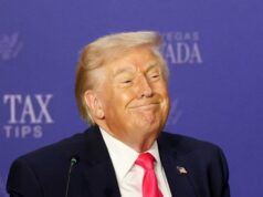 Trump e ministro das Relações Exteriores iraniano dizem que Estreito de Ormuz está totalmente aberto O presidente dos EUA, Donald Trump, durante um evento em Las Vegas na quinta-feira.