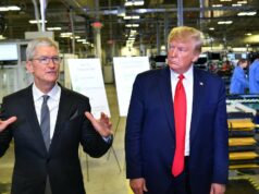 Trump elogia o ‘quase incomparável’ Tim Cook ao deixar o cargo de CEO da Apple McClatchy's