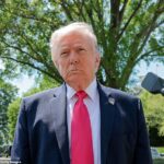 A “grande ironia” da guerra de Trump com o Irão é que provavelmente terminará com a assinatura dos EUA de um acordo de paz quase idêntico ao acordo de Obama de 2015, previu o repórter Philip Nieto.