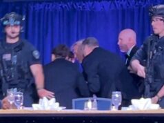 Trump está seguro após tiros disparados do lado de fora do salão de jantar dos Correspondentes Trump está seguro após tiros disparados do lado de fora do salão de jantar dos Correspondentes