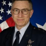 O general aposentado da Força Aérea William Neil McCasland, 68, desapareceu de sua casa no Novo México sem telefone, dispositivos vestíveis ou óculos em 27 de fevereiro.