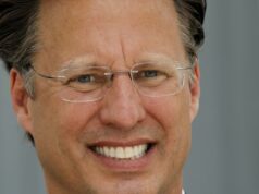 Trump nomeia novo embaixador dos EUA na Austrália Michael Koziol