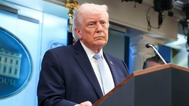 Trump responde à reação contra meme que o retrata como Donald Trump