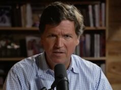 Tucker Carlson diz que ‘Nenhum presidente deveria zombar do Islã’ após o comentário de Trump ‘Louvado seja Alá’ | Vídeo O presidente Donald Trump faz uma pausa ao terminar de falar sobre a guerra do Irã no Cross Hall da Casa Branca na quarta-feira, 1º de abril de 2026, em Washington