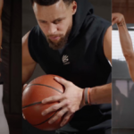 Rastreador de atividades Fitbit Charge 6 - monitoramento de frequência cardíaca, bateria de 7 dias, Google Apps, mapas e carteira, informações abrangentes de saúde, análise de sono e atividades, bandas S&L, (Coral/Champagne Gold)