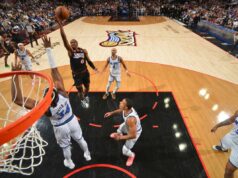 Tyrese Maxey lidera o 76ers contra o Magic para estabelecer uma série de primeira rodada contra o rival Celtics Tyrese Maxey, que marcou 31 pontos, o recorde do time, atira um flutuador durante a vitória do anfitrião 76ers por 109-97 sobre o Magic em 15 de abril de 2026 no torneio play-in da NBA.