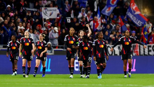 UEFA Women's Champions League: Lyon vence Wolfsburg e marca confronto semifinal contra o Arsenal
